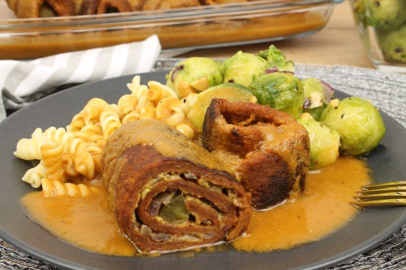 Kidneybohnen-Seitan-Roulade klassisch gefüllt  (vegan)